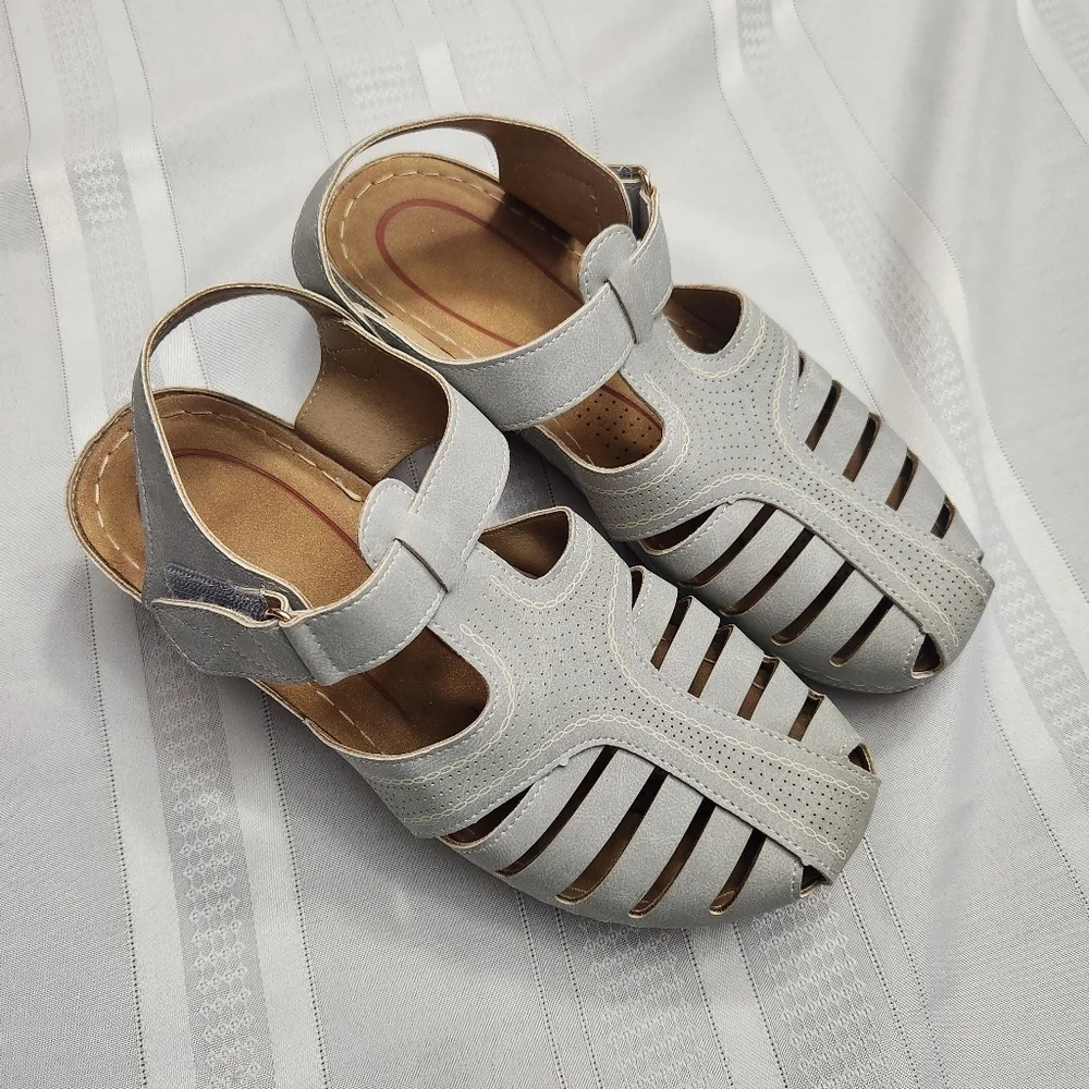 SHIBEVER Sandals size 40 (8.5) EUC